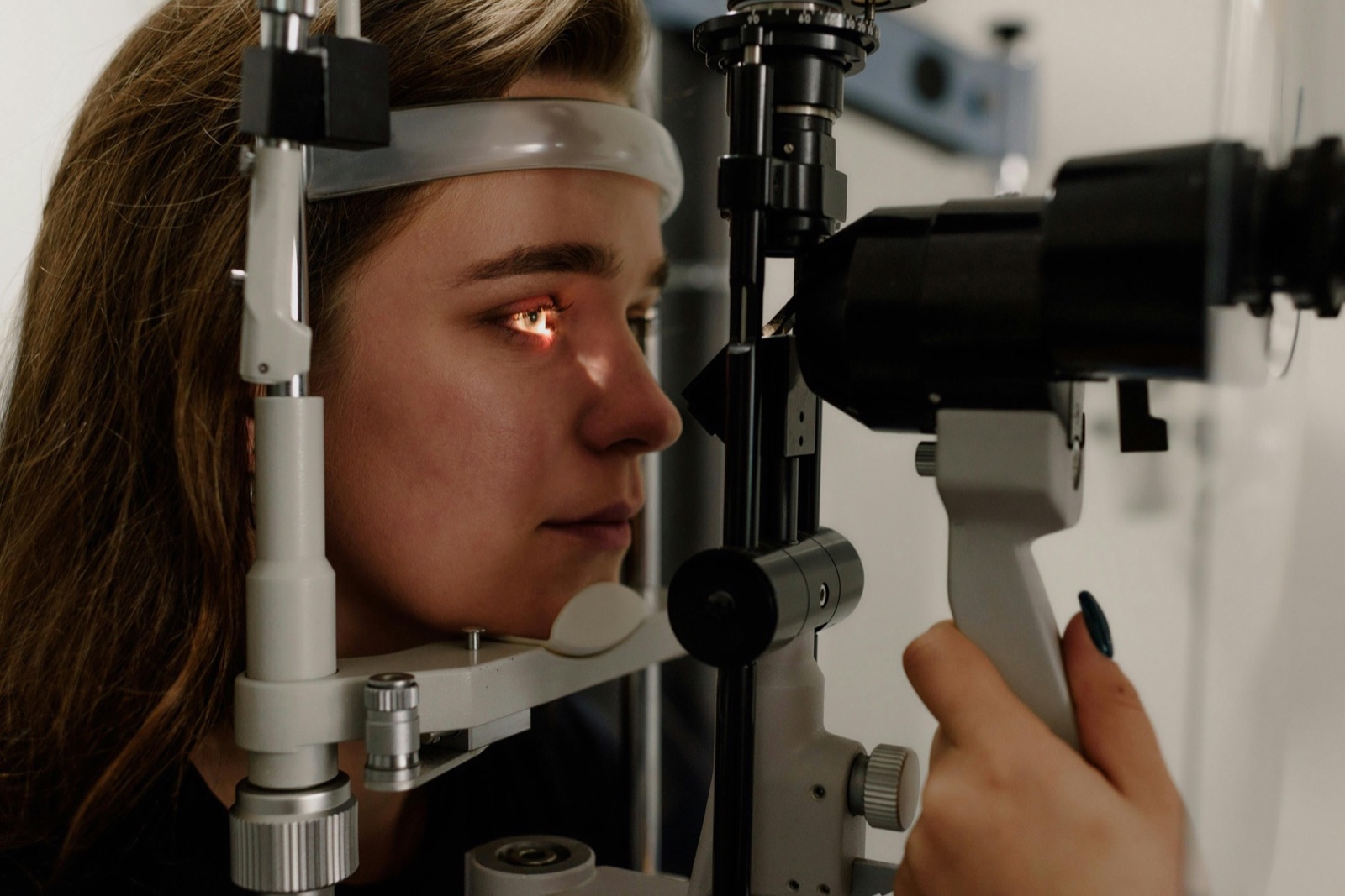 Visita oculistica alla lampada a fessura